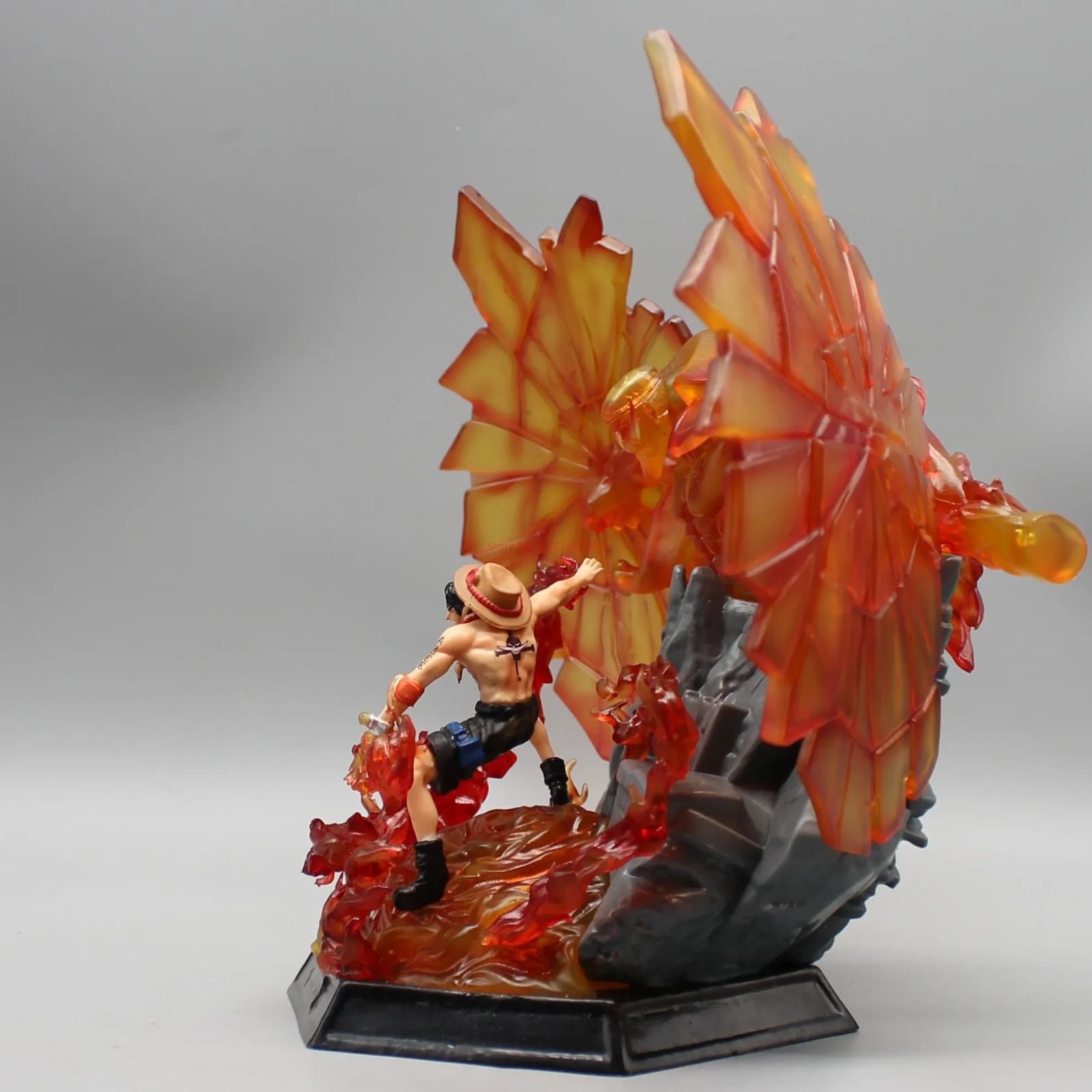 One Piece Portgas D. Ace e Whitebeard Action Figure 20cm