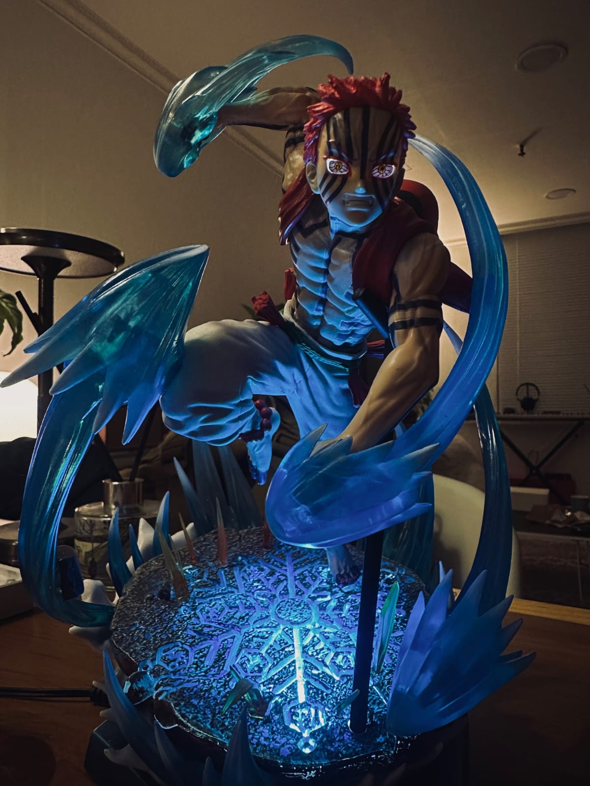 Demon Slayer Akaza Terza Luna Crescente Action Figure LED - Hideastore
