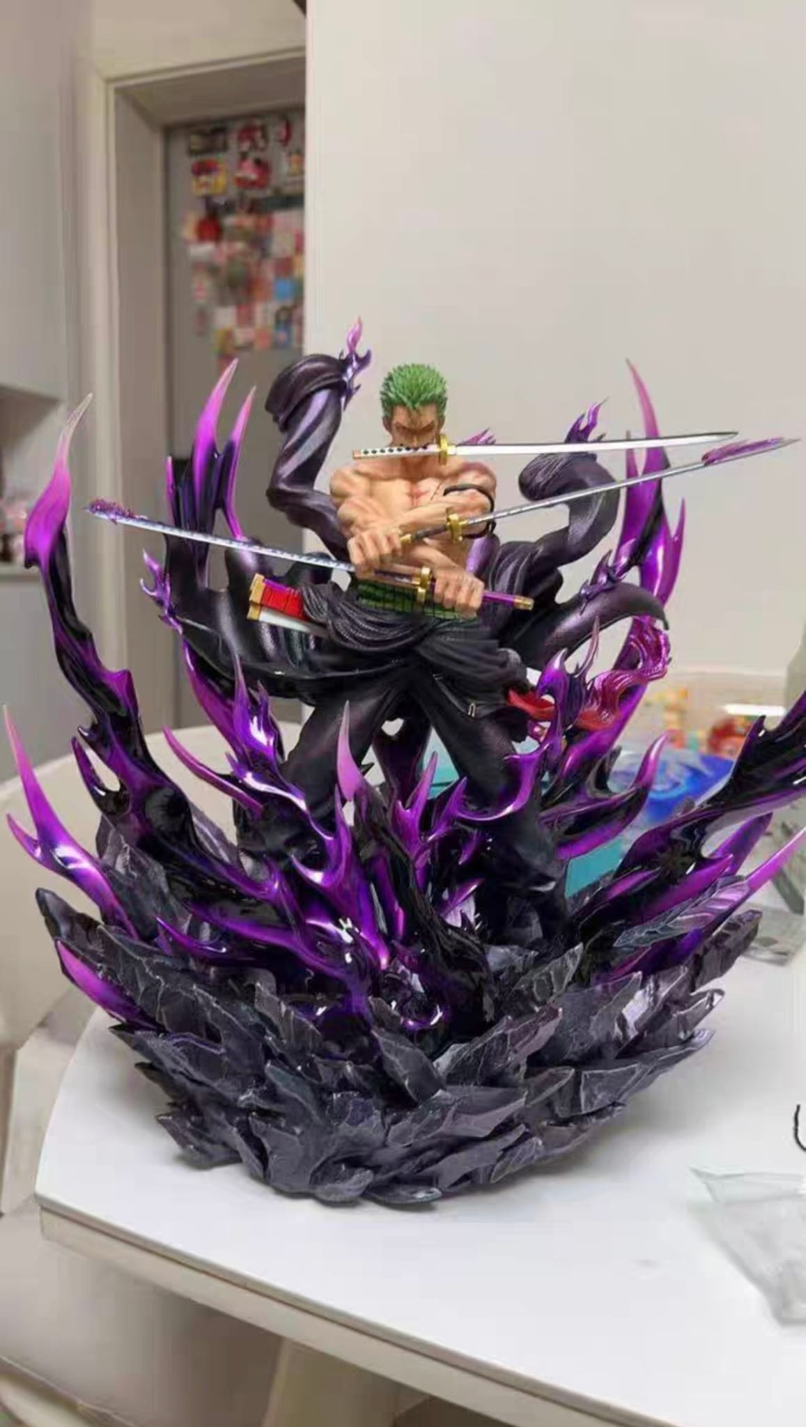 Pre Ordine One Piece Roronoa Zoro Purple Aura TH Studio Resina 34cm - Hideastore